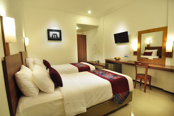 Room 9 of 42