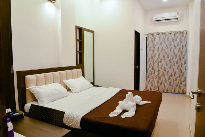 Room 5 of 34