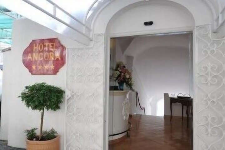 Hotel Interior 4 of 48
