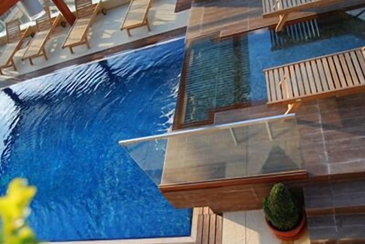 Pool 17 of 37
