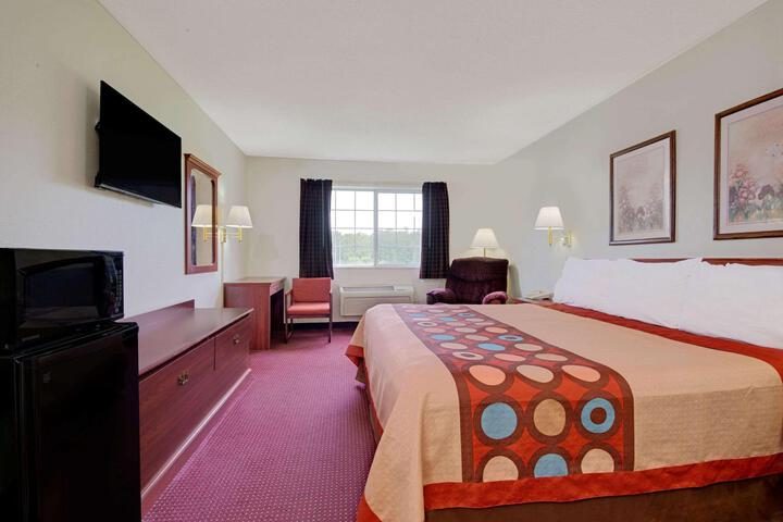 1 King Bed (2 of 6)