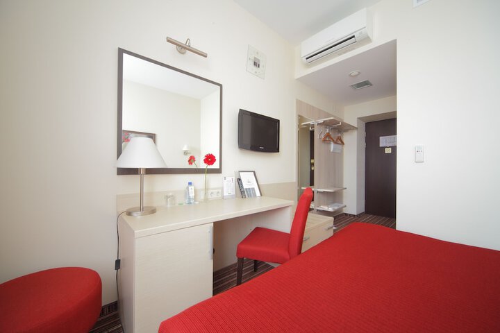 Room 10 of 72
