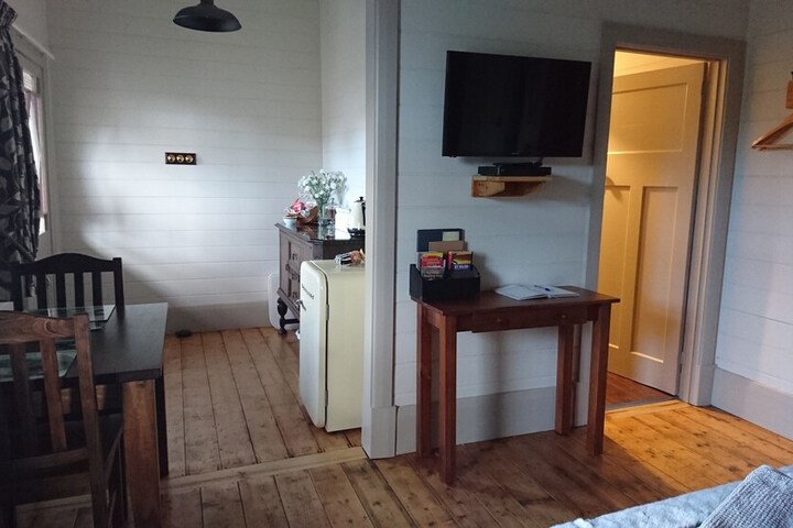 Room 6 of 39