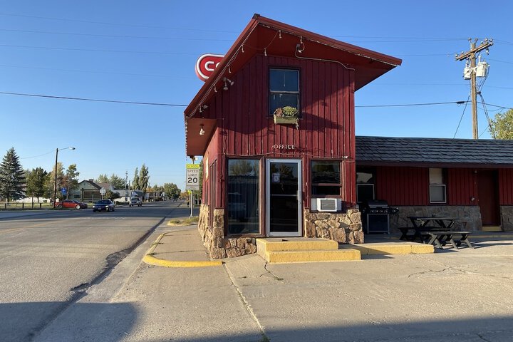 The Sage Motel in Saratoga, WY