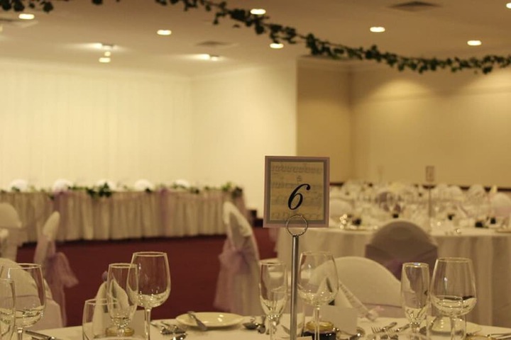 Ballroom/Hall 66 of 84