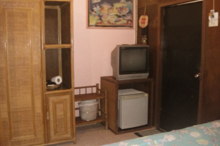 Room 4 of 29