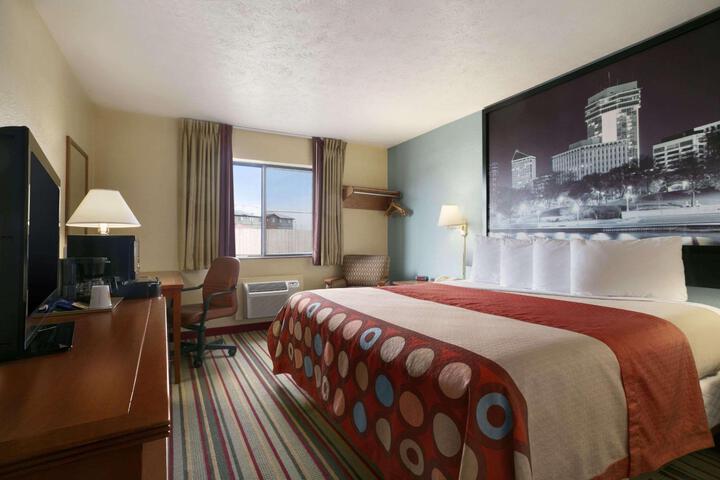 1 King Bed (2 of 5)