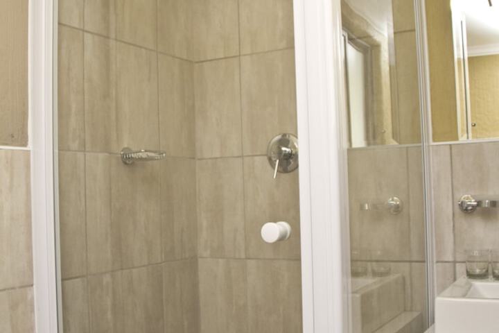 Room 16 of 37