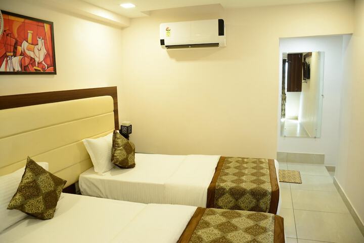 Room 4 of 24