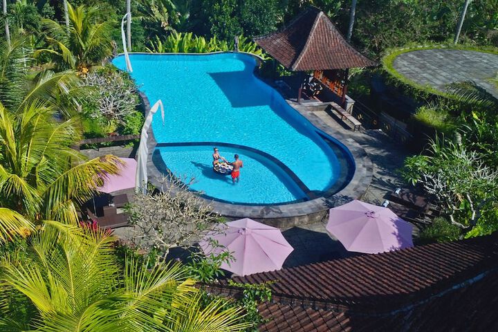 Pool 108 of 193