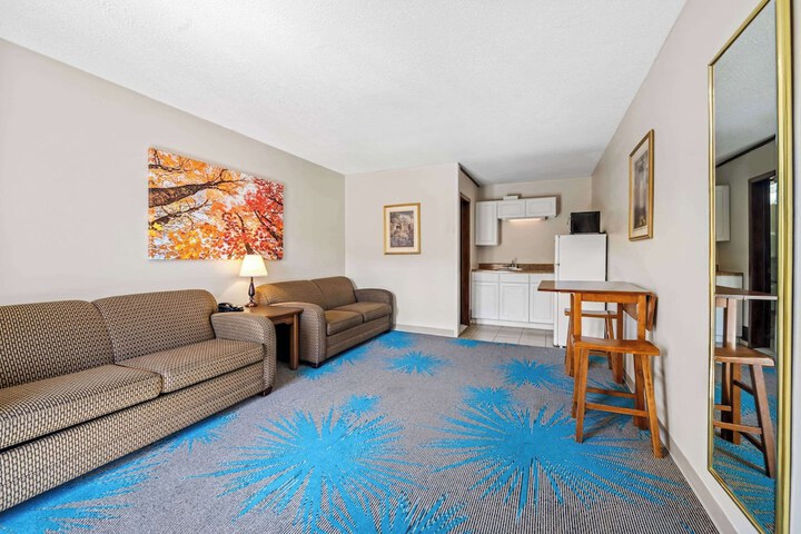 2 Double Beds (10 of 15)