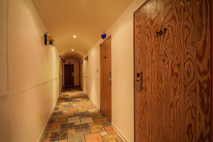 hotel_rooms
