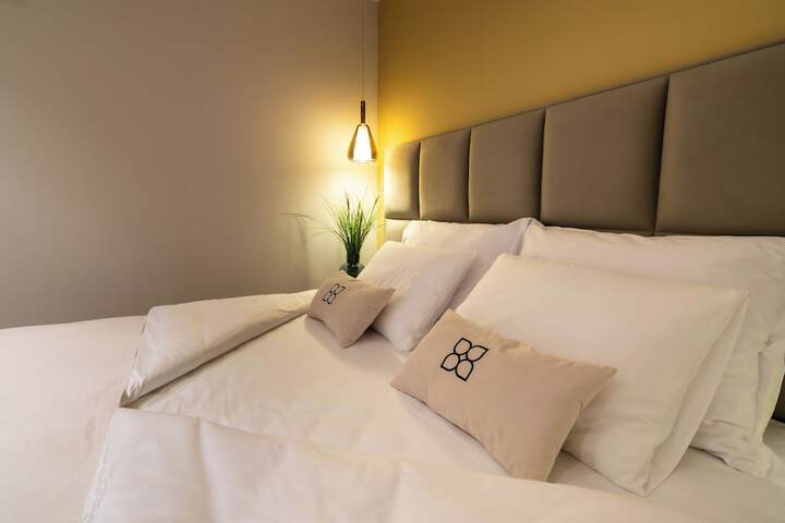 Room 2 of 36