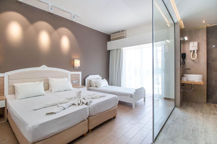 Room 28 of 71