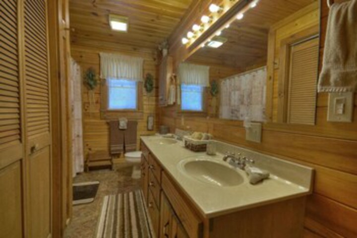 Room 6 of 35