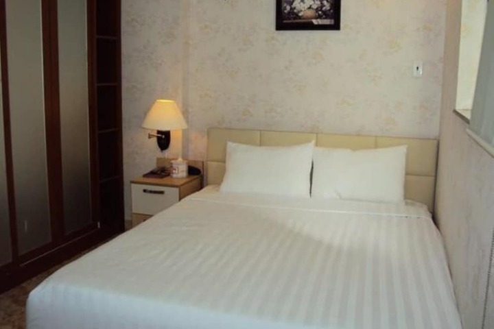 Room 3 of 13