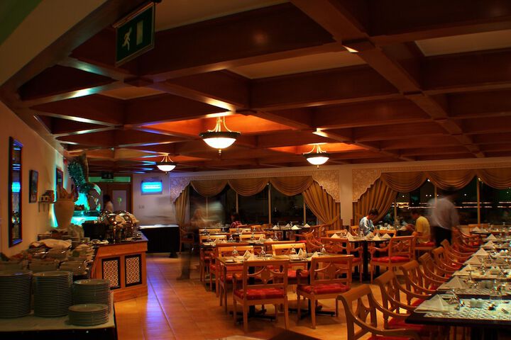 Dining 44 of 75