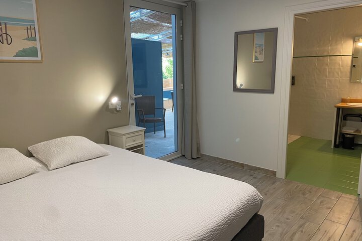 Room 15 of 40