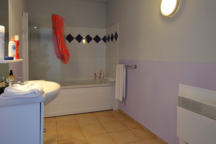 Room 34 of 82