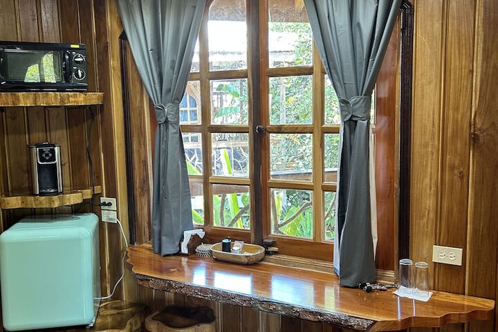 Room 4 of 31