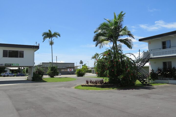 Property Grounds 32 of 35