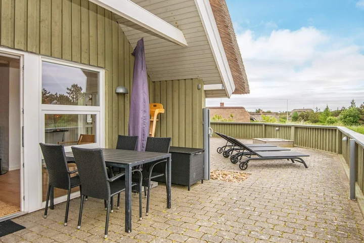 Terrace/Patio 6 of 17