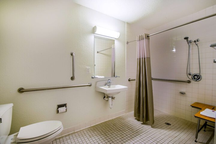 Room 25 of 29
