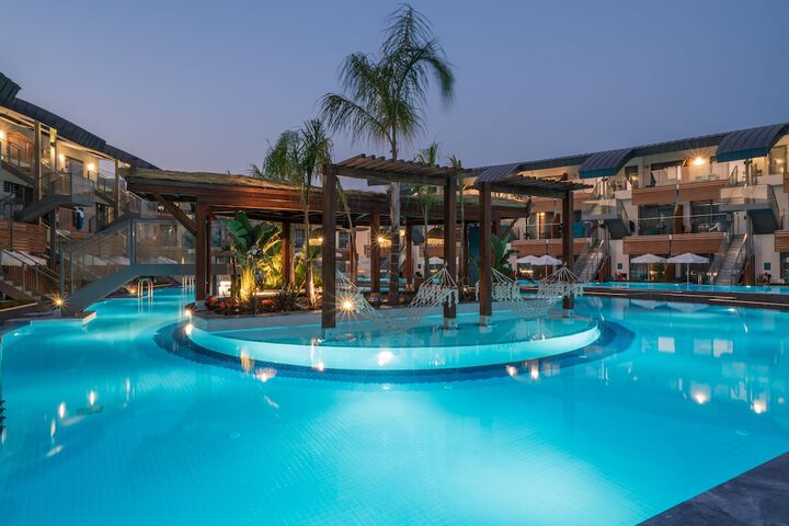 Pool 114 of 251