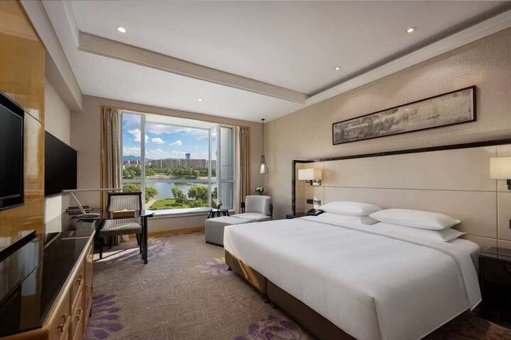Room 5 of 34