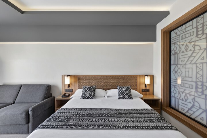 Room 12 of 68