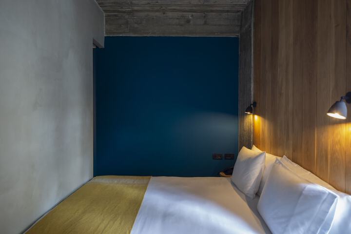 Room 17 of 48