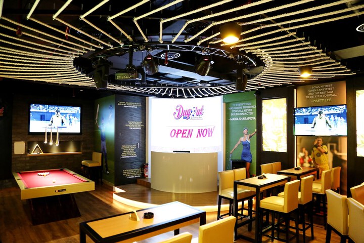 Lounge 70 of 84