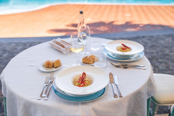 Dining 56 of 95