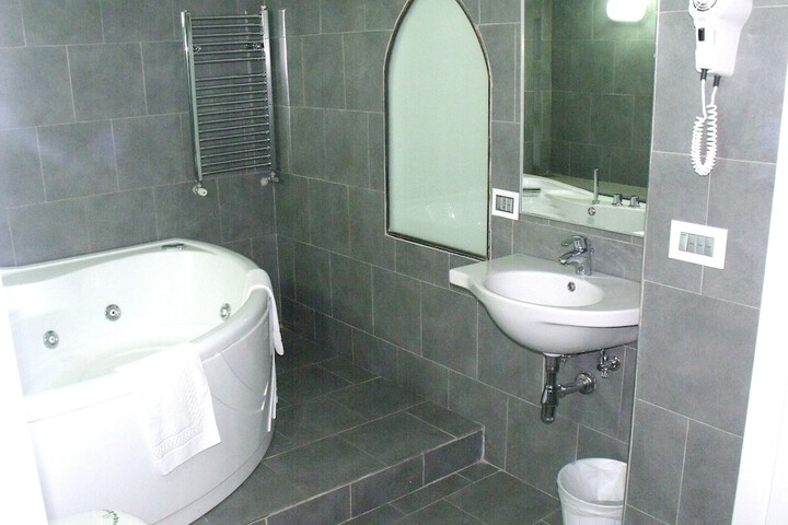 Room 54 of 67