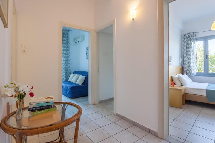 Room 12 of 20