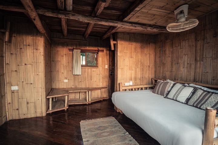 Room 28 of 109