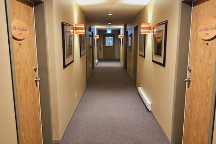 Ballroom/Hall 22 of 28