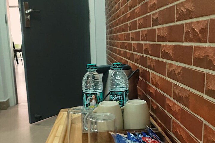 Room 11 of 32