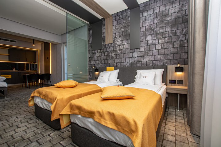 Room 35 of 132