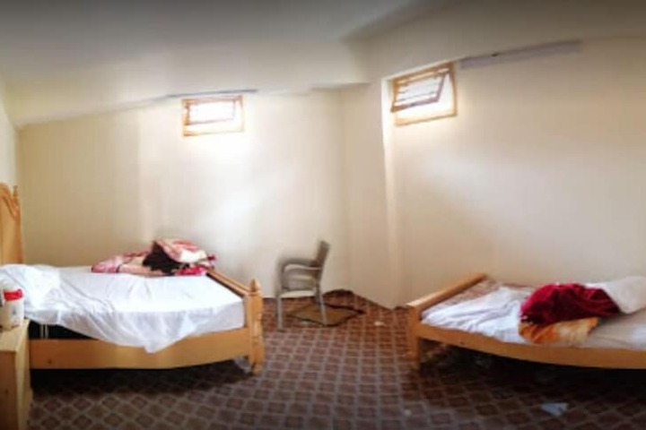 Room 8 of 9