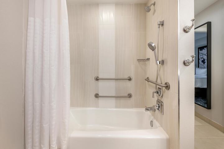 Room 21 of 53