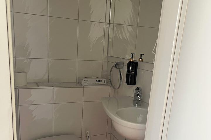 Room 11 of 21