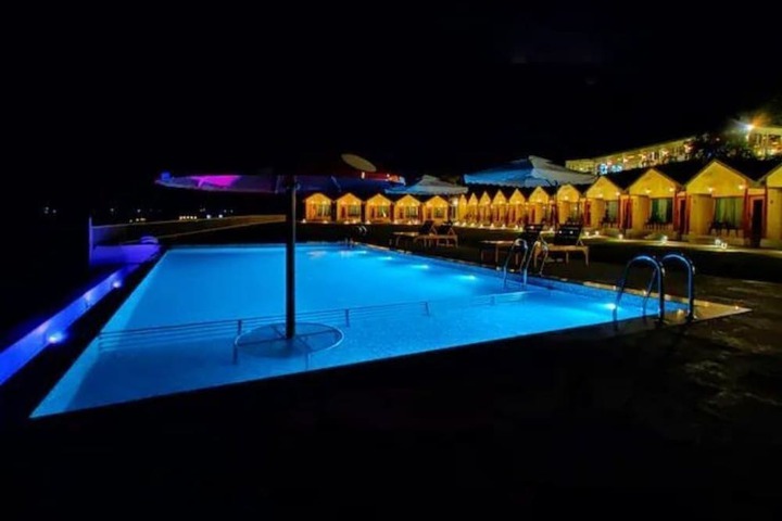 Hotel Exterior 58 of 60