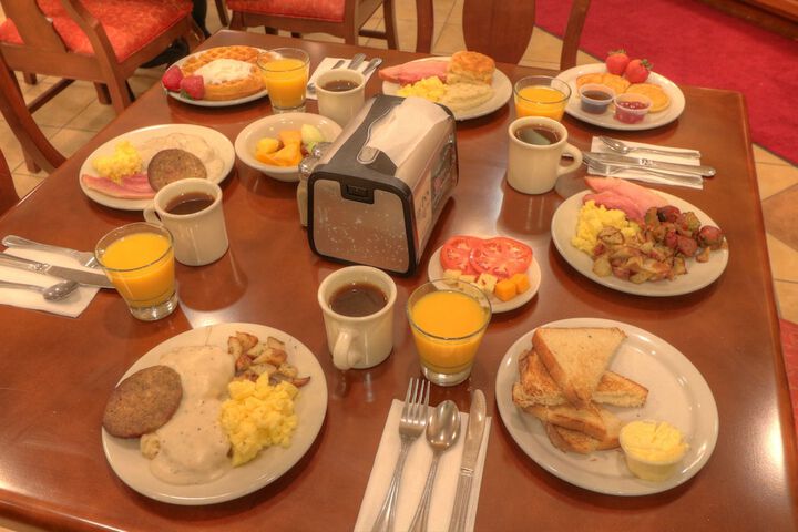 Breakfast/Coffee Service 23 of 34