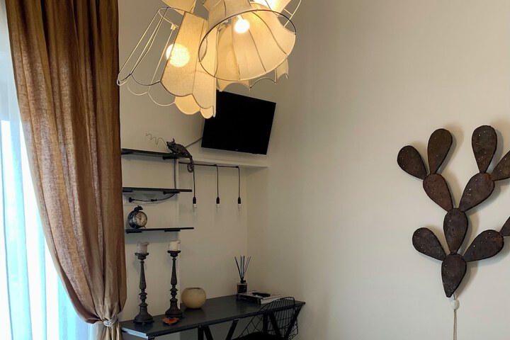 Room 12 of 204