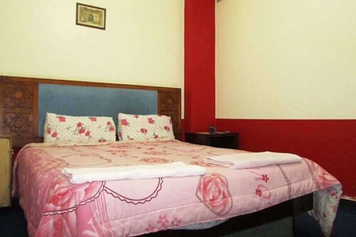Room 12 of 41