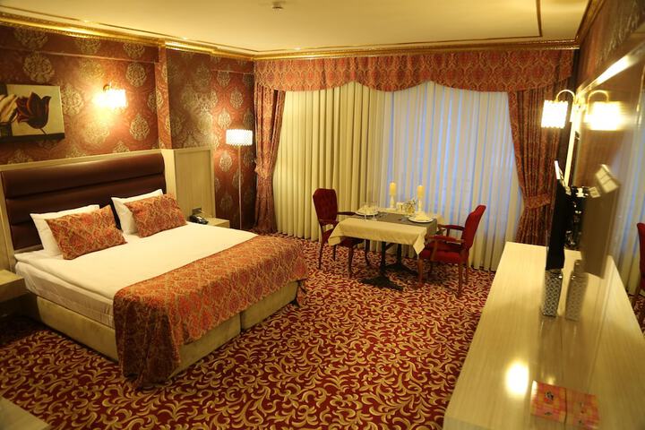 Room 8 of 44