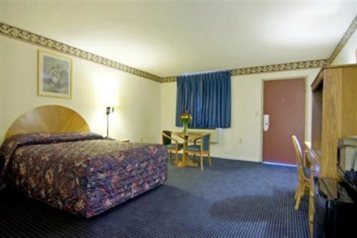 Hotel Suite Photo