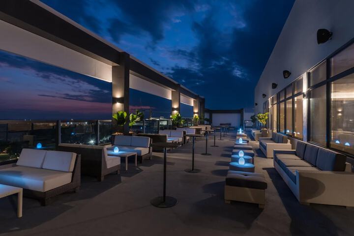 Hotel with Pool
