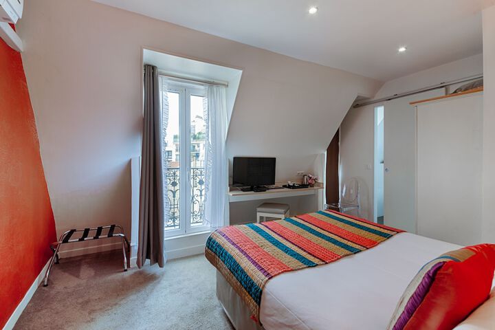 Room 8 of 47